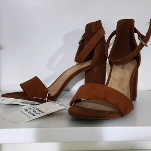 Chunky heel sandal
